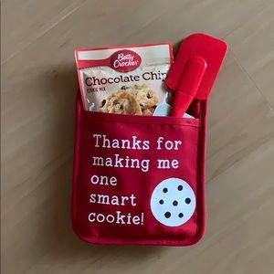 TEACHER GIFT NWT “THANKS FOR MAKING ME ONE SMART COOKIE” POT HOLDER & SPATULA
